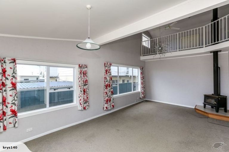 Photo of property in 60 Tukapa Street, Westown, New Plymouth, 4310