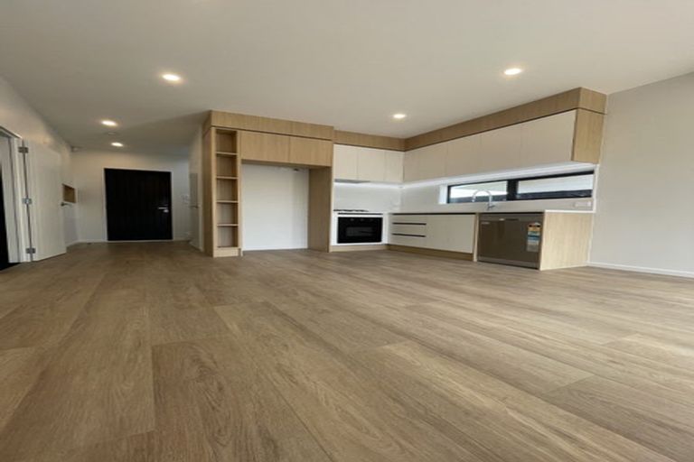 Photo of property in 11d Trinidad Road, Sunnynook, Auckland, 0620