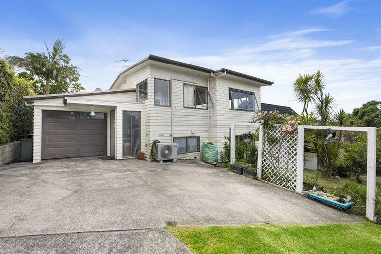 Photo of property in 1/18 Charles Dickens Drive, Mellons Bay, Auckland, 2014