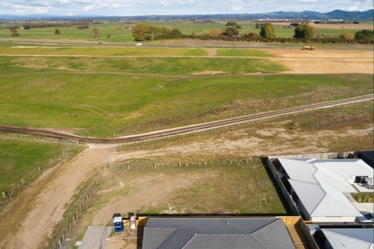 Photo of property in 24 Bill Miller Drive, Papamoa, 3118