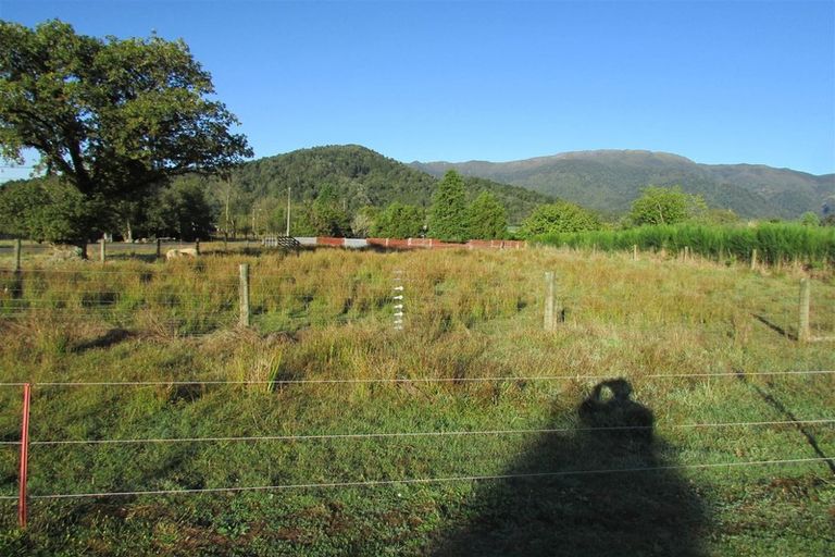 Photo of property in 50 Clifford Street, Blackball, 7804