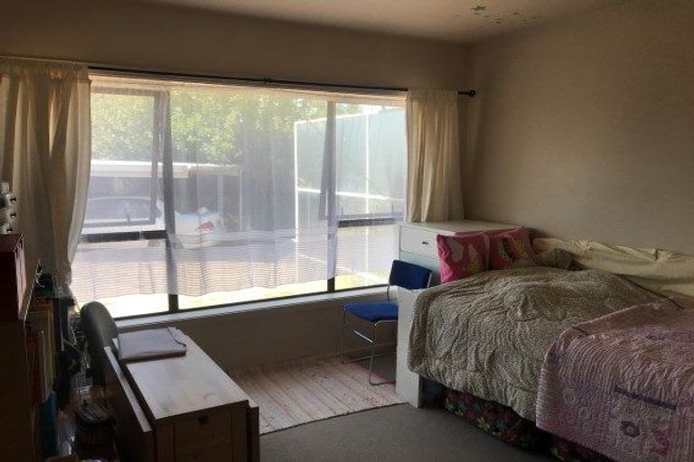 Photo of property in 8 Dalton Place, Burnside, Christchurch, 8053