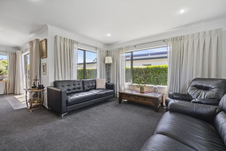 Photo of property in 54 Resolution Drive, Whitby, Porirua, 5024