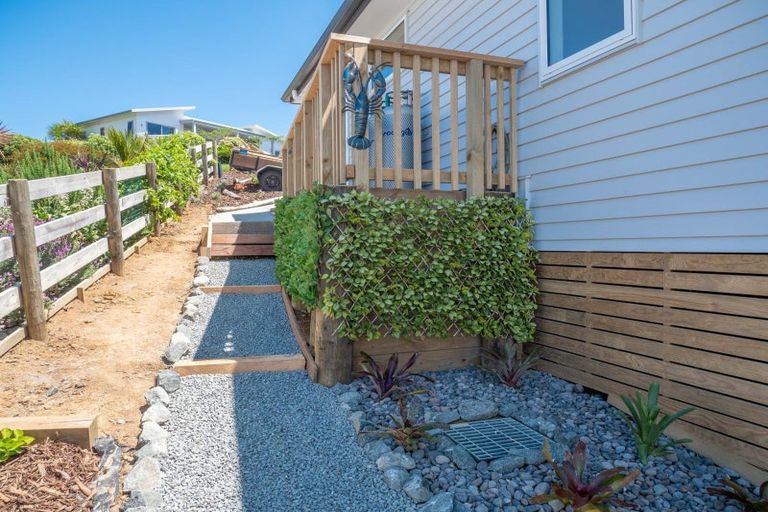Photo of property in 21 Christine Drive, Coopers Beach, 0420