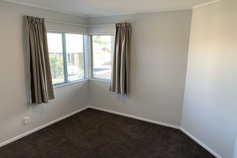 Photo of property in 16 Imelda Road, Te Atatu Peninsula, Auckland, 0610