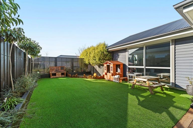 Photo of property in 56 Watkins Drive, Rangiora, 7400