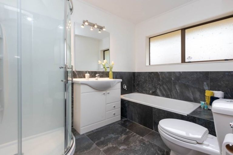 Photo of property in 1/30 Galloway Crescent, Farm Cove, Auckland, 2012