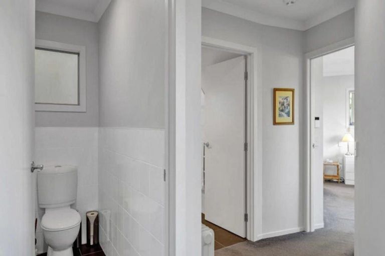 Photo of property in 4a Marchant Place, Westown, New Plymouth, 4310