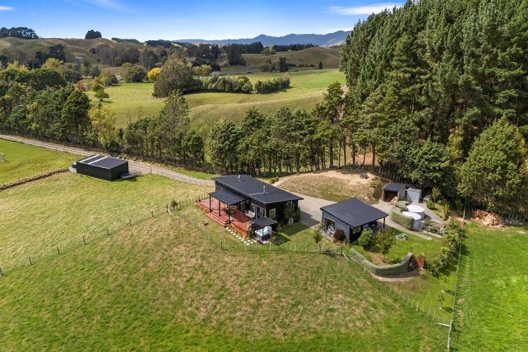 Photo of property in 338 Valley Road, Colyton, Feilding, 4775