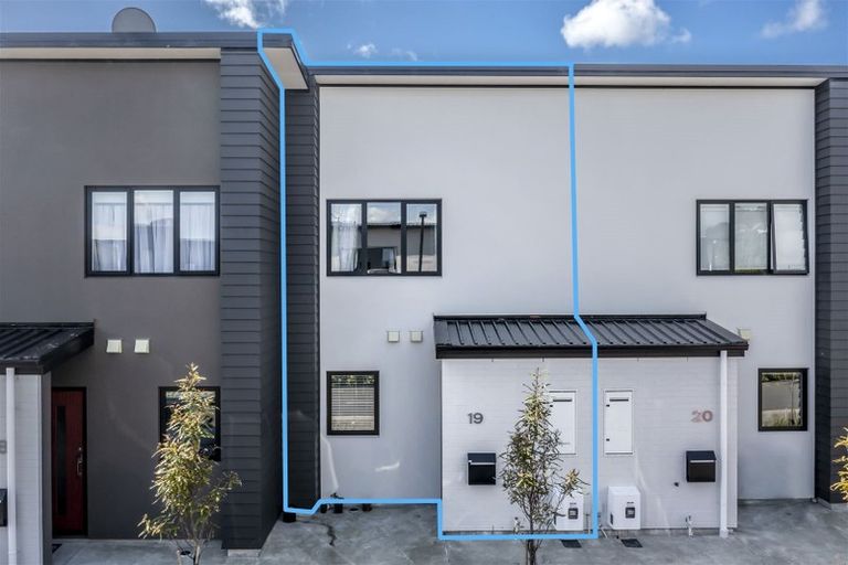 Photo of property in 19/9 Surrey Street, Tawa, Wellington, 5028