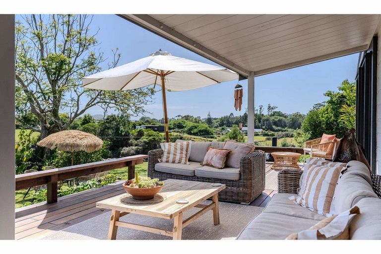 Photo of property in 70 Edmonds Road, Kerikeri, 0293