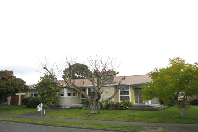 Photo of property in 28 Merton Crescent, Pirimai, Napier, 4112