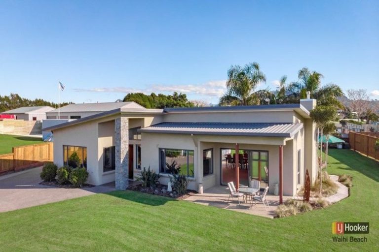 Photo of property in 111 Koutunui Road, Athenree, Katikati, 3177