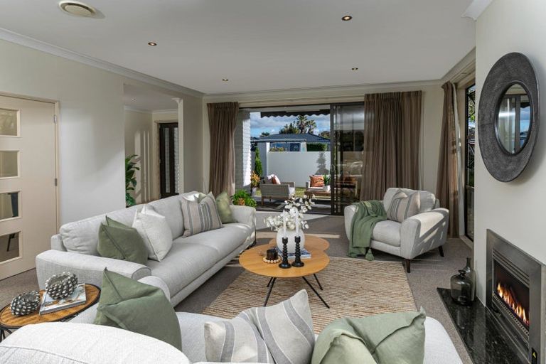 Photo of property in 135 Centreway Road, Orewa, 0931