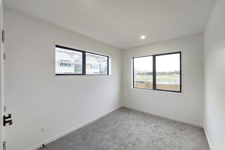 Photo of property in 67 Farranfore Road, Opaheke, Papakura, 2113