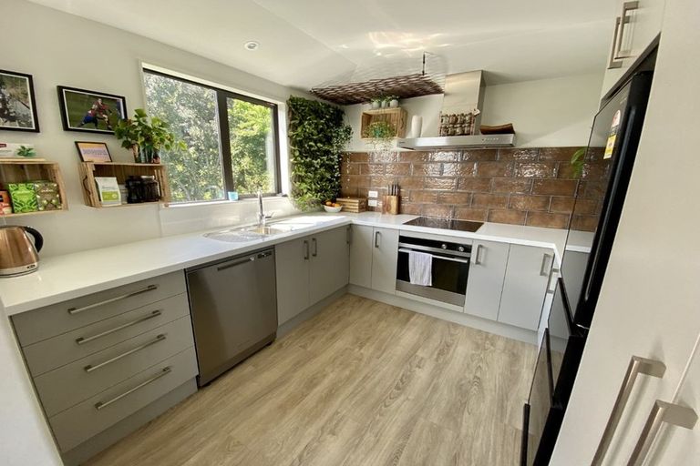 Photo of property in 19a Rangiora Terrace, Tahunanui, Nelson, 7011