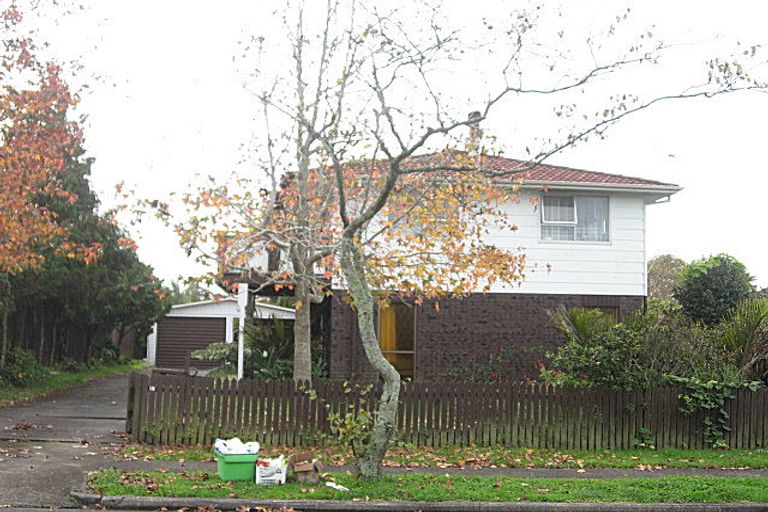 Photo of property in 12 Mandarin Place, Half Moon Bay, Auckland, 2012
