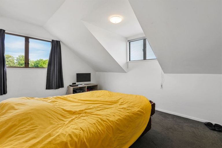 Photo of property in 15 Sawtell Place, Northcote, Christchurch, 8052