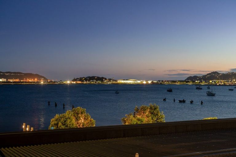 Photo of property in Patent 326 Apartments, 212s/326 Evans Bay Parade, Hataitai, Wellington, 6021