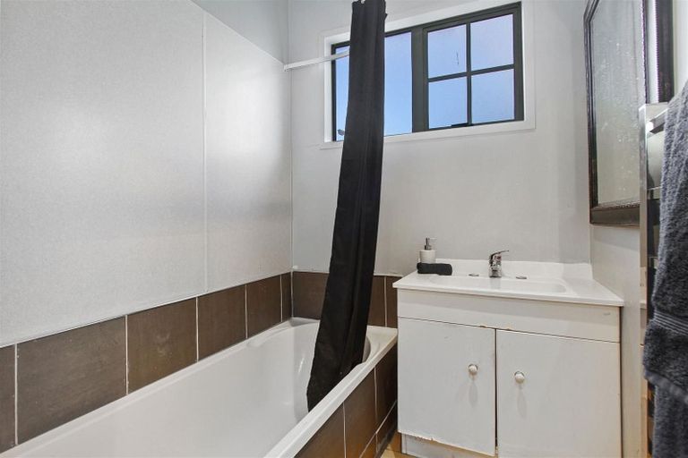 Photo of property in 13b Ambler Avenue, Glen Eden, Auckland, 0602