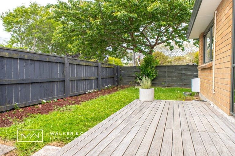 Photo of property in 2 Bathurst Street, Heretaunga, Upper Hutt, 5018