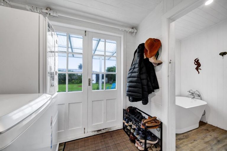 Photo of property in 72 King Street, Opunake, 4616