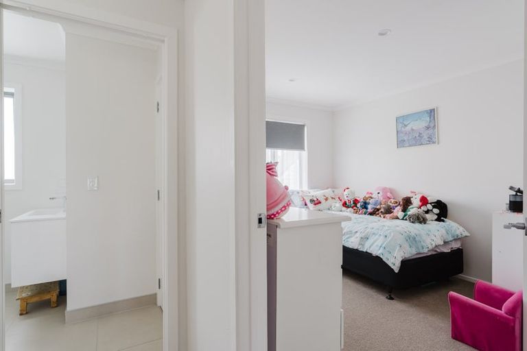 Photo of property in 1/18 Pickering Crescent, Chedworth, Hamilton, 3210