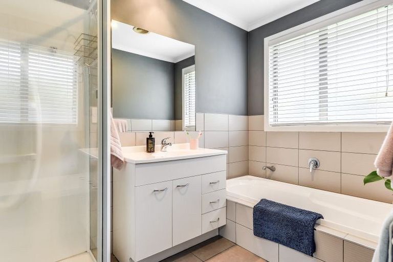 Photo of property in 16 Trinidad Place, Flagstaff, Hamilton, 3210