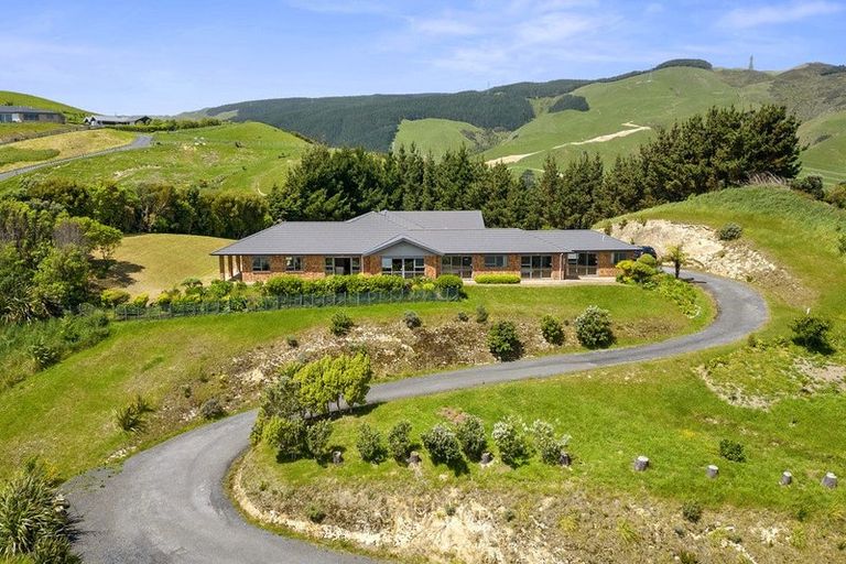 Photo of property in 50 Bing Lucas Drive, Tawa, Wellington, 5028