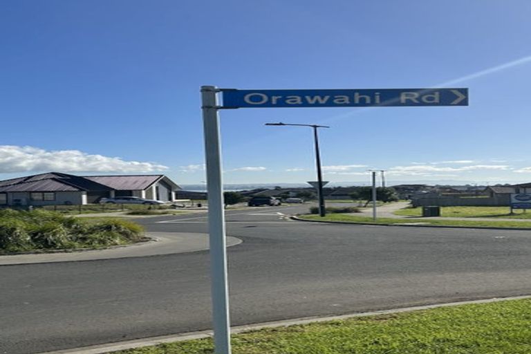 Photo of property in 1 Orawahi Road, Glenbrook, 2681