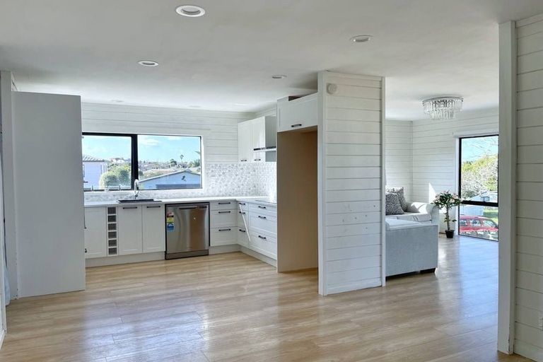 Photo of property in 7 Coubray Place, Botany Downs, Auckland, 2010