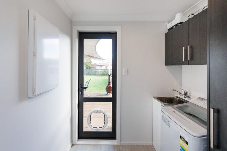 Photo of property in 37 Holdsworth Avenue, Milson, Palmerston North, 4414