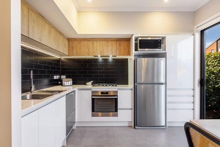 Photo of property in 32 Kauri Amber Road, Westgate, Auckland, 0614