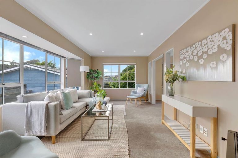 Photo of property in 27 Hicks Close, Whitby, Porirua, 5024