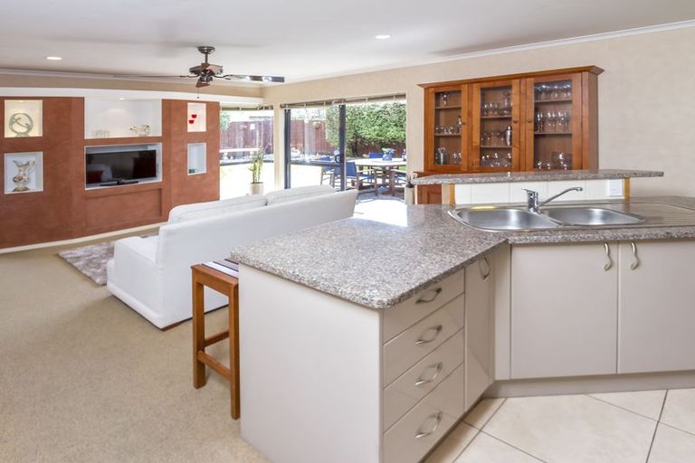 Photo of property in 10 Shankill Place, East Tamaki, Auckland, 2013