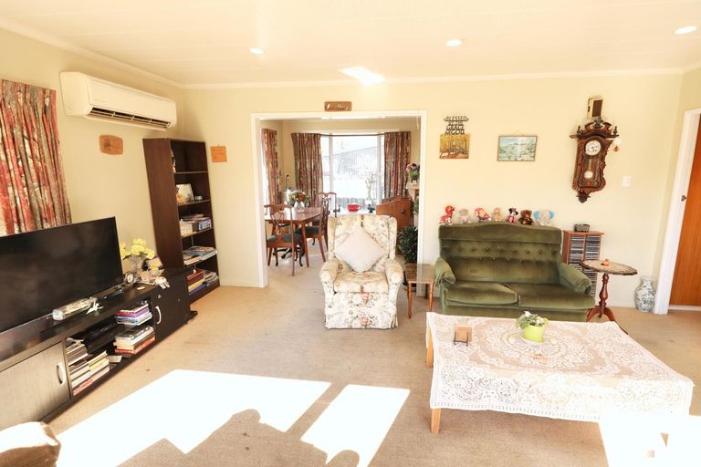 Photo of property in 69 Main North Road, Geraldine, 7930