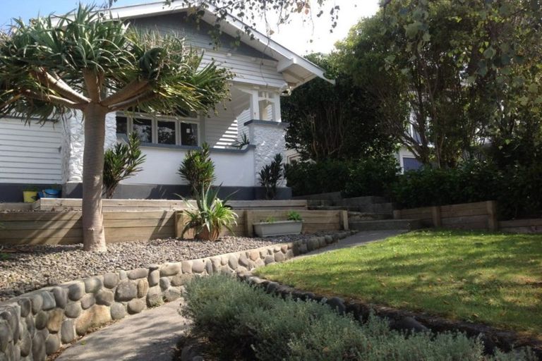 Photo of property in 10 Kitchener Terrace, Moturoa, New Plymouth, 4310