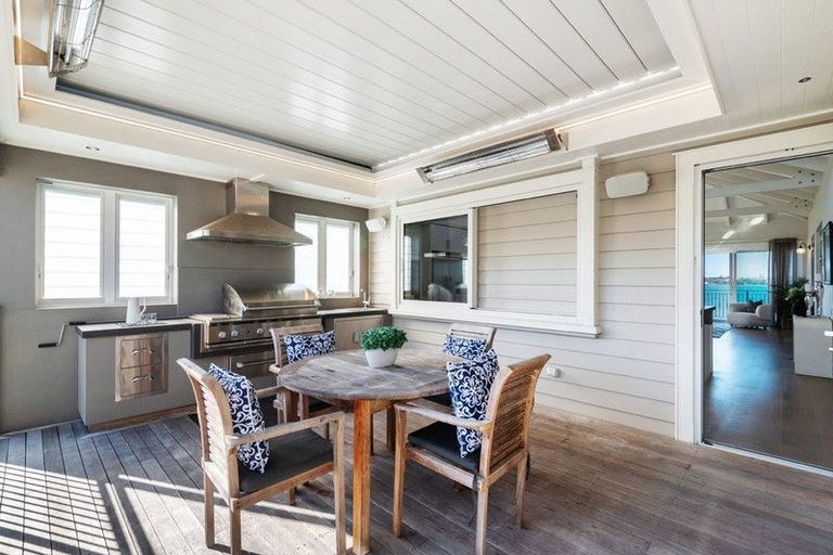 Photo of property in 49 King Edward Parade, Devonport, Auckland, 0624