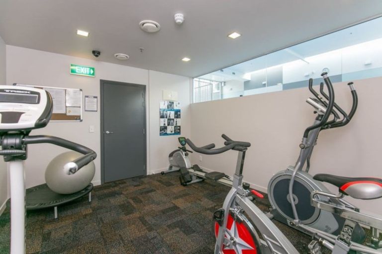 Photo of property in Montreaux Apartments, 1i/164 The Terrace, Wellington Central, Wellington, 6011