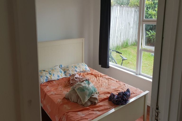 Photo of property in 3/2 Lansdowne Street, Bayswater, Auckland, 0622