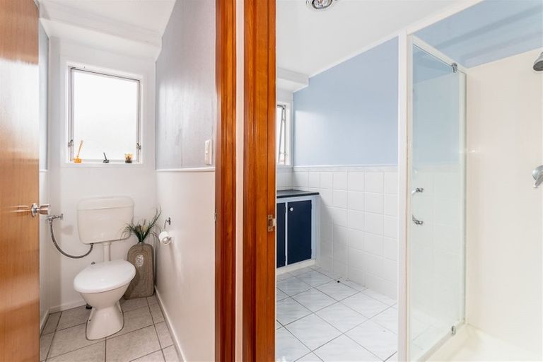 Photo of property in 16 Glen Road, Ranui, Auckland, 0612