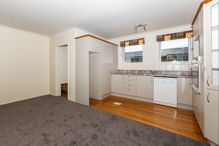 Photo of property in 21 Camelia Place, Islington, Christchurch, 8042