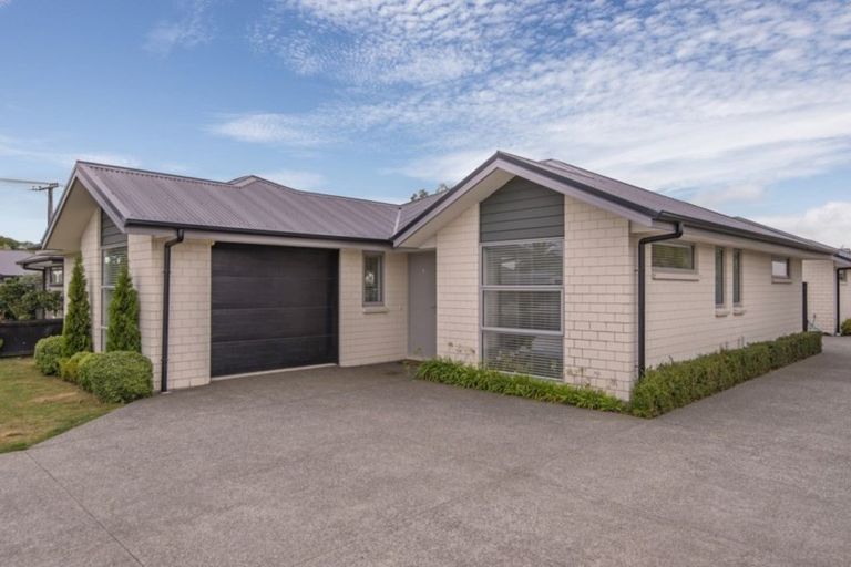 Photo of property in 1/502 Harewood Road, Harewood, Christchurch, 8051