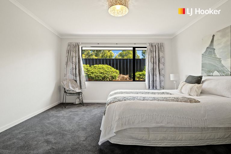 Photo of property in 5 Tate Crescent, Green Island, Dunedin, 9018