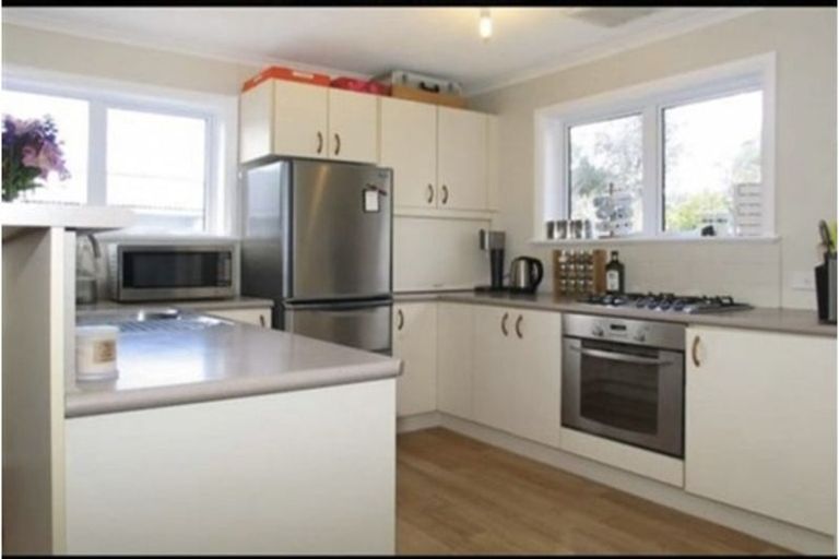 Photo of property in 106 Broderick Road, Johnsonville, Wellington, 6037