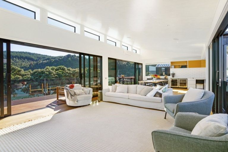 Photo of property in 103 Beach Road, Whangamata, 3620