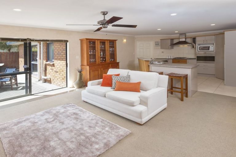 Photo of property in 10 Shankill Place, East Tamaki, Auckland, 2013