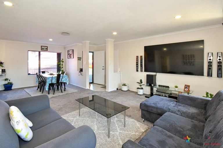 Photo of property in 283 Mahia Road, Weymouth, Auckland, 2103