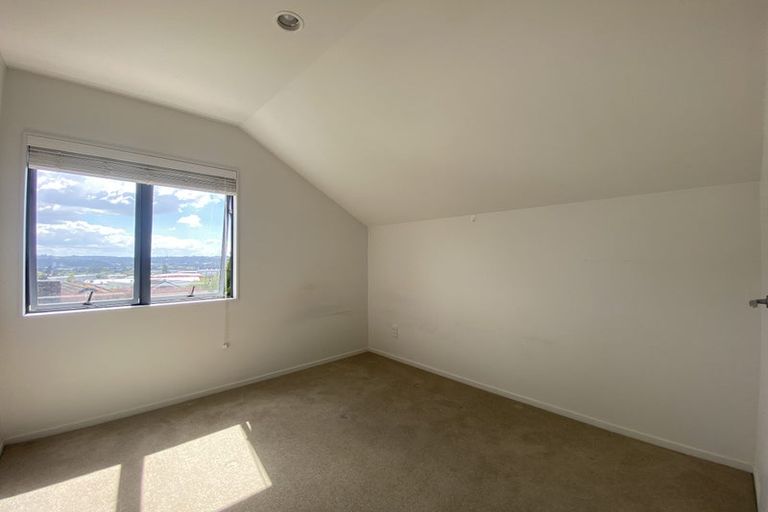 Photo of property in 3/64 Schnapper Rock Road, Schnapper Rock, Auckland, 0632