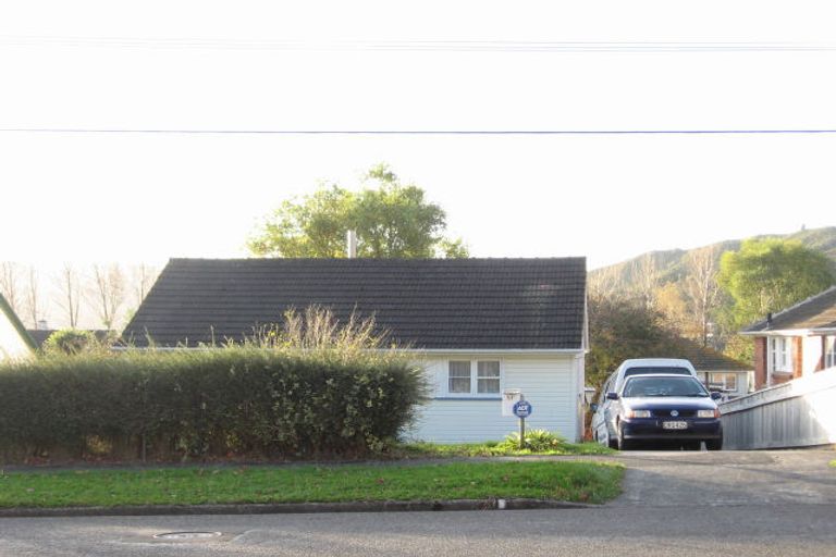 Photo of property in 177 Waddington Drive, Naenae, Lower Hutt, 5011
